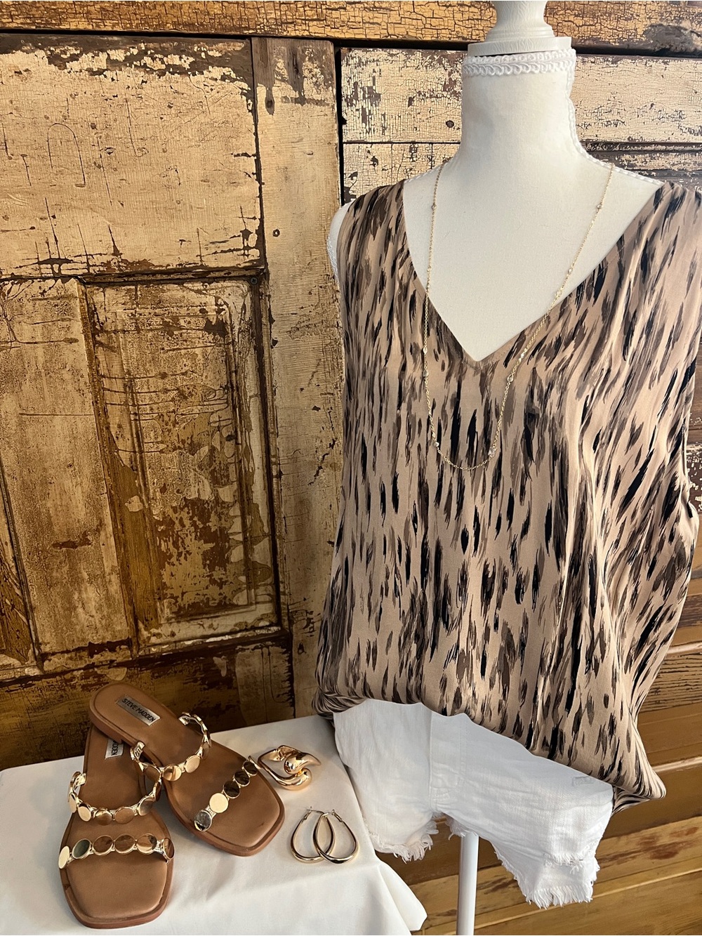 Nordstrom Abstract Animal Print Blouse | Sleeveless V-Neck Flowy Top | NWOT Lg. - Picture 2 of 4